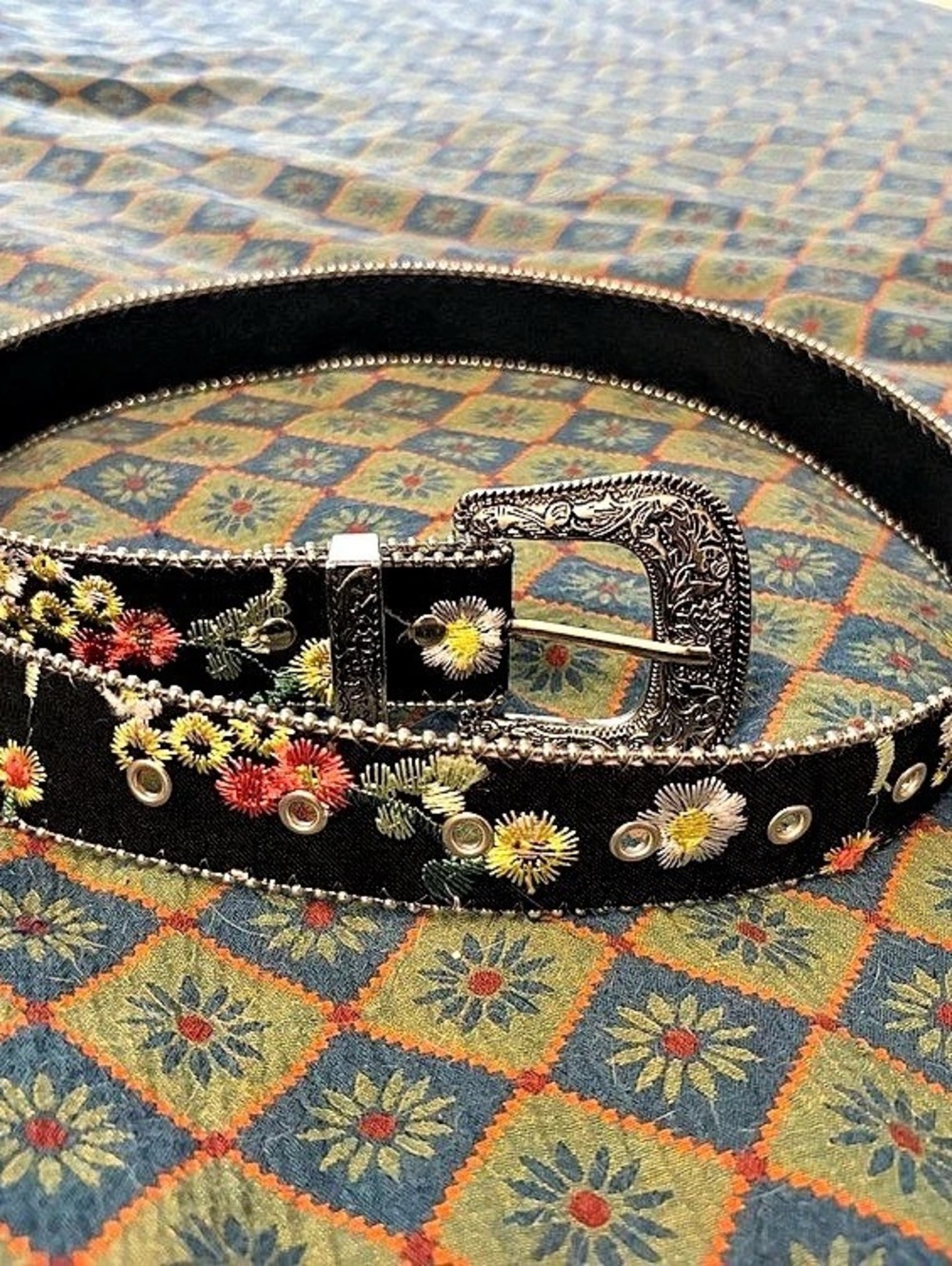 Floral Embroidered Belt in Black & Silver